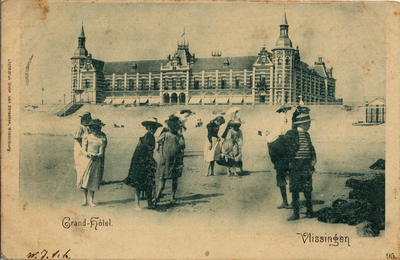 2955 'Grand Hôtel. Vlissingen'Badstrand en Grand Hotel des Bains (later Britannia).