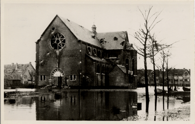 2997 Tweede Wereldoorlog. R.K. Kerk aan de Singel gezien vanuit de Brouwenaarstraat