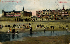 3067 'Grand Hotel met strandgezicht. Vlissingen.'Badstrand en Boulevard Evertsen met links het Grand Hotel des Bains ...
