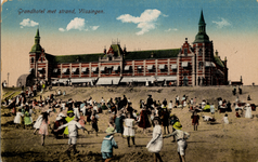 3073 'Grand Hotel met strand, Vlissingen.'Badstrand en het Grand Hotel des Bains (later Britannia) op Boulevard Evertsen.