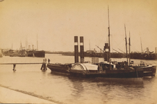 3275 De Buitenhaven omstreeks 1890 met sleepboten en raderboten van de Stoomvaartmij. Zeeland