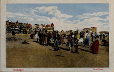 3458 'Vlissingen. Strandleven'Badstrand met op de achtergrond Boulevard Evertsen en Boulevard Bankert.