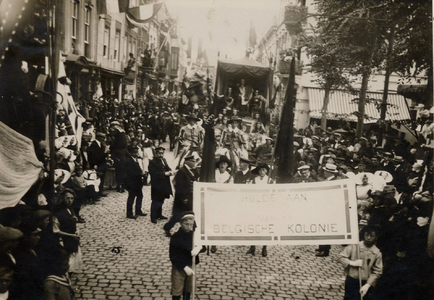 3591 Feestelijke optocht op de Nieuwendijk t.g.v. de Landbouwtentoonstelling. Delegatie van het Belgisch Loodswezen met ...