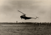 3907 Helicopterdienst Brussel, Knokke, Vlissingen, Zierikzee en Rotterdam van 18 mei tot 4 sept. 1955.In Rotterdam ...