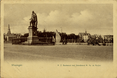 3940 'Vlissingen. N.Z. Boulevard met Standbeeld M. Az de Ruijter'Standbeeld M.A. de Ruyter, Keizersbolwerk, Boulevard ...