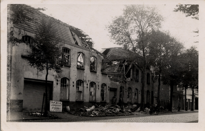3947 Tweede Wereldoorlog. Van Dishoeckstraat, de voormalige schoenfabriek van Klijberg. De fabriek was toen in gebruik ...