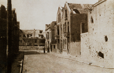 4041 Tweede Wereldoorlog. De Doctor Ottestraat na de bevrijding gezien in de richting van de Singel
