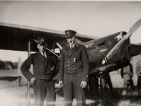 4397 Het vliegveld van Vlissingen. Het vliegtuig is de Krekel , een Koolhoven FK 43 (PH-AJK). Bouwjaar december 1933, ...