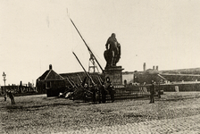 4582 Het standbeeld van M.A. de Ruyter op het De Ruyterplein. Onthuld op 25 aug. 1841 in aanwezigheid van koning Willem ...
