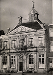 4734 Het Lampsinshuis aan de Nieuwendijk, gebouwd in 1641