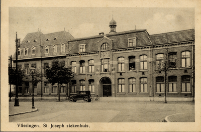 4744 'Vlissingen. St. Joseph ziekenhuis.' Gelegen in de Van Dishoeckstraat, gezien vanuit de Kasteelstraat.