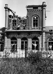 4789 Tweede Wereldoorlog. Het oude station langs het Kanaal door Walcheren. Op 12 mei 1940 stort een Duitse jager ...