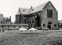 4899 De R.K. kerk gezien vanaf het 'Gobi veld'.