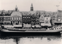 57 De Deo Juvante, het op de Zeehondenwerf gebouwde schip van het type Kempenaar, na de voltooiïng