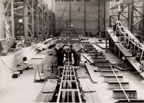 579 Kon. Mij. de Schelde, onderzeeboot O 21 tijdens de bouw in de dokloods op het Eiland.Bouwnr.: 207, bouwjaar: 1940. ...