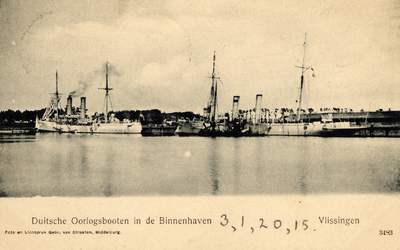 666 'Duitsche Oorlogsbooten in de Binnenhaven Vlissingen'