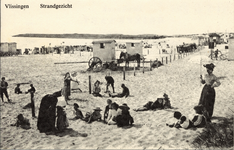 5046 'Vlissingen Strandgezicht' Het badstrand met badkoetsen gezien in de richting van de Nolledijk.