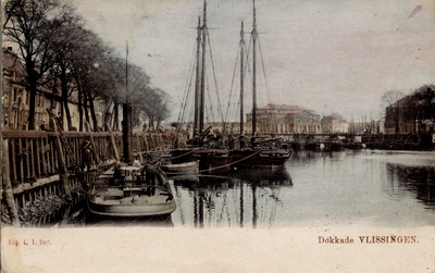 5356 'Dokkade Vlissingen'. Dokkade (links) en Dokhaven met op de achtergrond Schipbrug en Groot Arsenaal