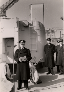 5982 Hr. Ms. Noord-Brabant, onderzeebootjager, officiële overdracht aan de Houtkade. Bouwnr. 270, bouwjaar 1951 bij de ...