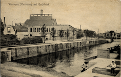 6154 'Vlissingen, Marinesluis met Gasfabriek' De kolk, door de dam van het Eiland afgesloten van de zee, was vroeger de ...