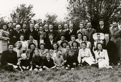 6159 Christelijke zangvereniging 'Hosanna' te Vlissingen, opgericht in maart 1904. Uitstapje op hemelsvaartdag naar Groede