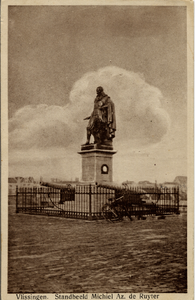 6340 'Vlissingen. Standbeeld Michiel Az. de Ruyter'Standbeeld M.A. de Ruyter, Keizersbolwerk, Boulevard de Ruyter.