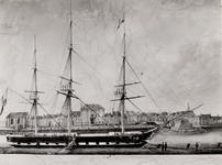 6954 Foto van een prent van een schip aan de Houtkade in Vlissingen ca. 1830.