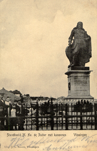 7004 'Standbeeld M. Az. de Ruiter met kanonnen  Vlissingen'Standbeeld M.A. de Ruyter, Keizersbolwerk, Boulevard de Ruyter.