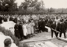 7124 Tweede Wereldoorlog. Begrafenis op de Noorderbegraafplaats van de slachtoffers van Hr.Ms. Bulgia, gezonken in de ...