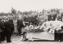 7469 Tweede Wereldoorlog. Begrafenis op de Noorderbegraafplaats van de slachtoffers van Hr.Ms. Bulgia, gezonken in de ...