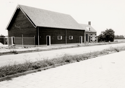 7540 Voormalige boerderij aan de Ritthemsestraat te Ritthem. Later opslagplaats van Rijkswaterstaat