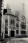 7717 Gereformeerde kerk in de Waalsche Kerkstraat, hoek Korte Vrouwestraat, gebouwd in 1899. Afgebroken ca. 1930.