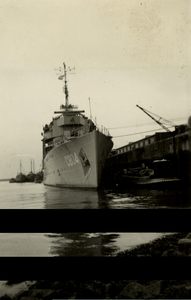 7910 Hr. Ms. lichte kruiser Tromp. 18-9-1938 in dienst gesteld. 1-12-1955 Uit de sterkte afgevoerd en ingericht tot ...