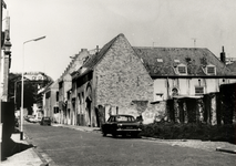 8152 De Korenstraat met het voormalige Militair Hospitaal. Het gebouw is in 1740 in gebruik genomen als brouwerij, ...