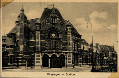 8706 'Vlissingen - Station' Het station aan de Buitenhaven, in dienst gesteld in 1894.