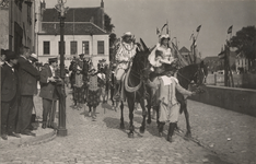 8717 Koninginnedag op 31 aug. 1911, georganiseerd door de Vlissingse Oranjebond. Optocht op de Ballastkade. Het thema ...