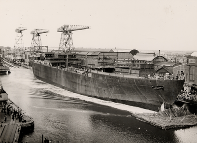 8789 Kon. Mij. de Schelde, tewaterlating van de 'Mijdrecht', turbine-tanker op 31 juli 1954.Bouwnr.: 278, bouwjaar: ...