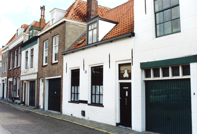 8978 Vrouwestraat 16, Vrouwestraat 18 en Vrouwestraat 20 (van rechts naar links)