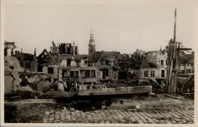 9005 Tweede Wereldoorlog. Groote Markt gezien vanaf Boulevard de Ruyter