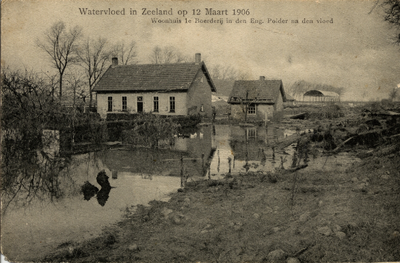 9022 'Watervloed in Zeeland op 12 Maart 1906. Woonhuis 1e Boerderij in den Eng. Polder na den vloed'