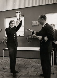 9110 Feestelijkheden t.g.v. het 100-jarig bestaan van de K.M.S. Eerste prijsuitreiking aan de zeevaartschool.