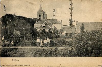 9444 'Ritthem' Gezicht op Ritthem met op de achtergrond de Nederlands Hervormde kerk en daarvoor de pastorie