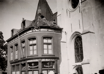 9462 Drogisterij 'De Ruyter' na de brand in de St. Jacobskerk op 5 september 1911 op de Oude Markt