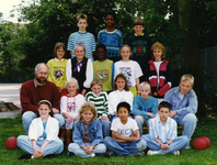 9616 Groep 7 van de Martinusschool in Oost-Souburg. Op de achterste rij van links naar rechts Ramon Mangold, Meny Read, ...