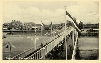 9816 'Vlissingen. Wandelhoofd.' De wandelpier aan Boulevard Bankert