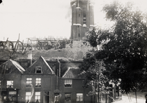 9855 De grote brand van de St. Jacobskerk en -toren op 5 sept. 1911. De toren brandde helemaal af. Op de foto de ...