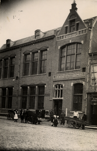 10294 De R.K. Par. Meisjesschool in de Breestraat 8. In 1856 als zodanig in gebruik