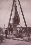 10319 Verplaatsing van het standbeeld van M.A. de Ruyter van het De Ruyterplein naar het Keizersbolwerk op Boulevard de ...