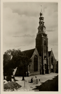 10525 Tweede Wereldoorlog. 'Vlissingen, St. Jacobs-Kerk' na de bevrijding, in 1954 is de oorlogsschade van de kerk hersteld