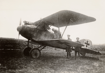 10527 Eerste Wereldoorlog. Breskens, Duitse jacht- en verkenningsvliegtuig van het type Albatros DIII